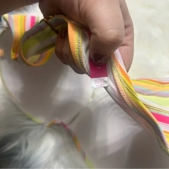 Size 36DD Victoria’s Secret Colorful Striped Strapless Bathing Suit Top E2 - Picture 5 of 5